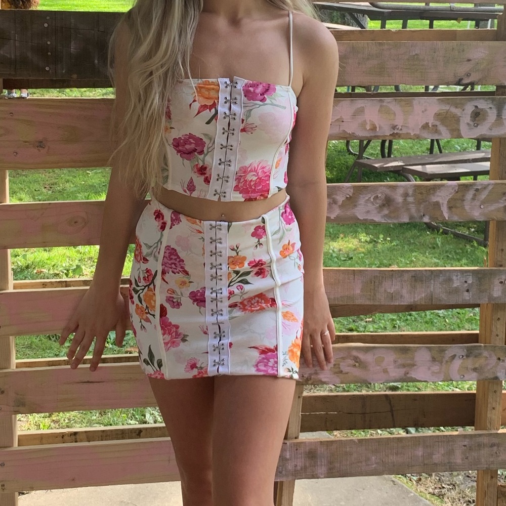 floral 2-piece set from pretty little thing